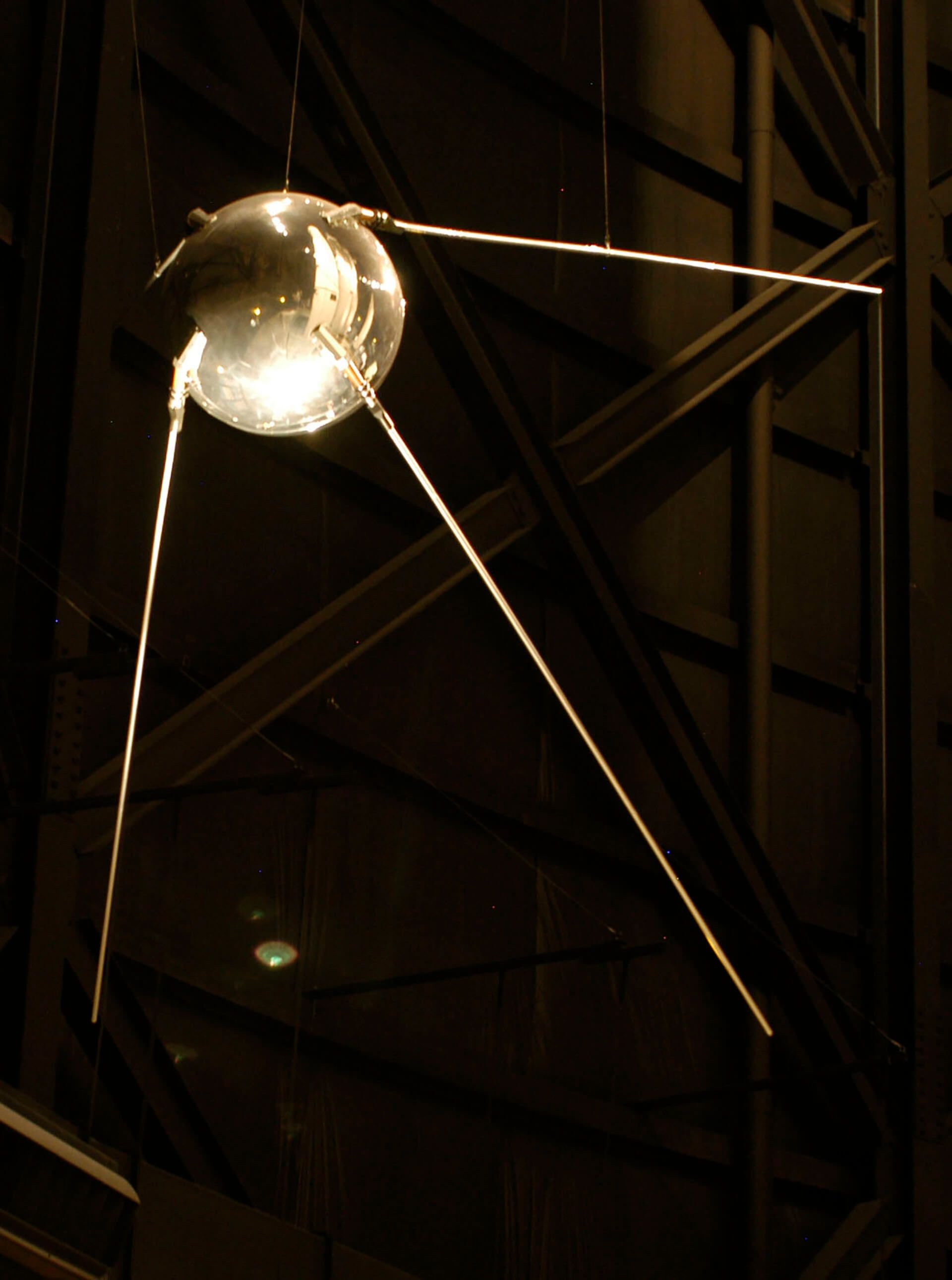satelite soviético sputnik 1 carrera espacial