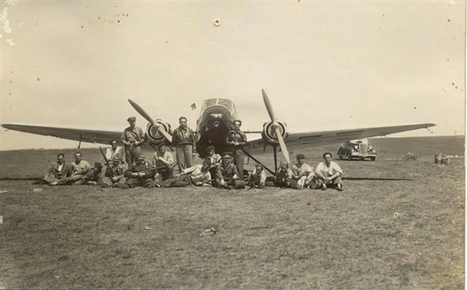 Monospar de Navamuel en el aeródromo de Llanes Miles Falcon en la Guerra Civil