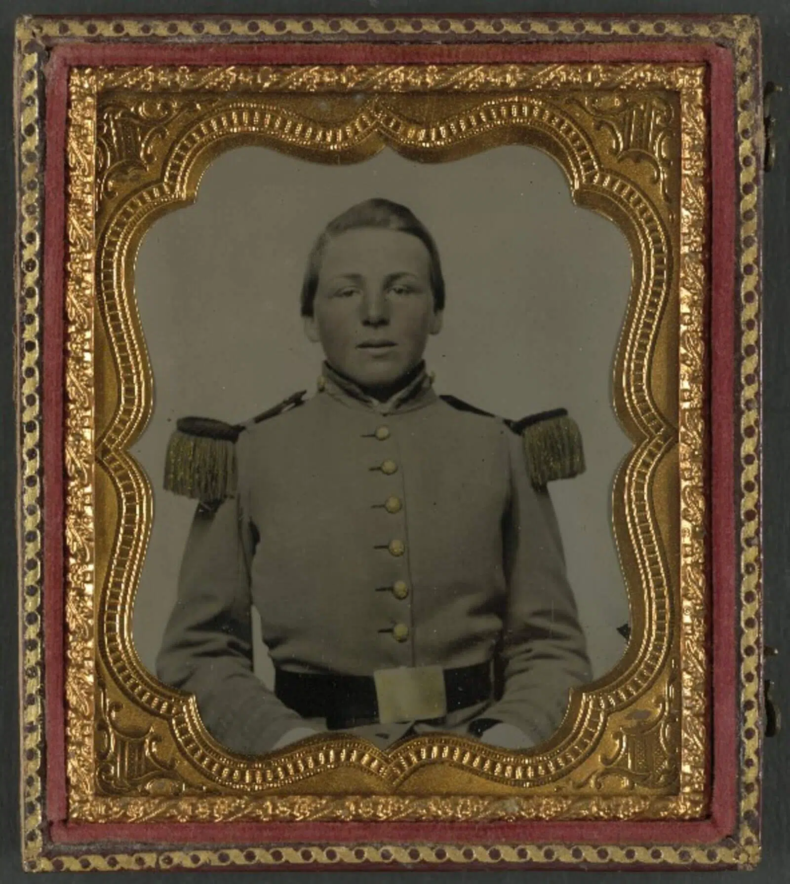 Joven con el uniforme de la milicia de Virginia